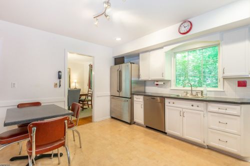 59 Raynor Rd, Morristown NJ  07960-2516 exterior