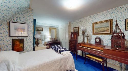 541 Lincoln St, New Britain CT 06052-1802 exterior