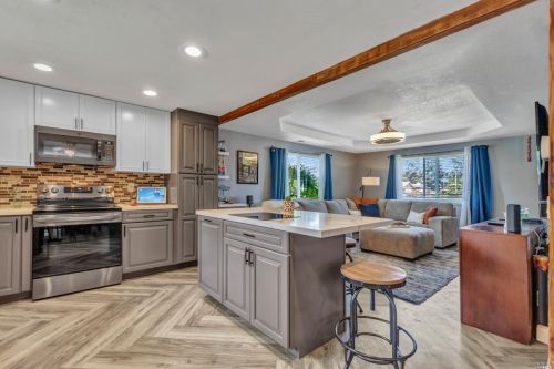895 Royal Elf Ct, Liberty Farms, CA 95620-2227