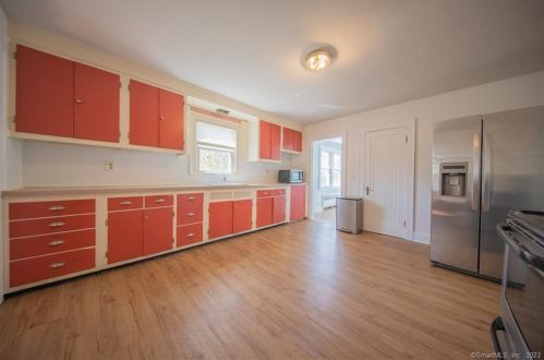 17 Wild Rose Pl, Waterford CT  06385-2328 exterior