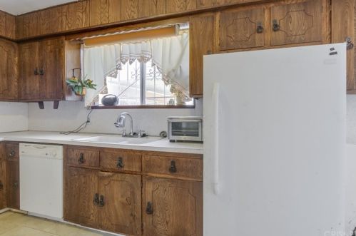 953 Myrrh St, Compton CA  90220-2910 exterior