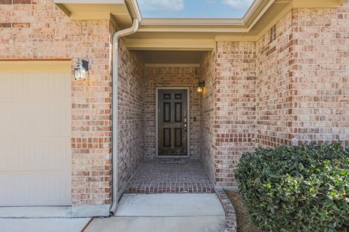 1721 Placitas Trl, Fort Worth, TX 76131-1506