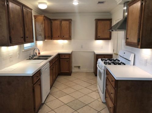 1113 Miller St, Angleton TX  77515-5652 exterior