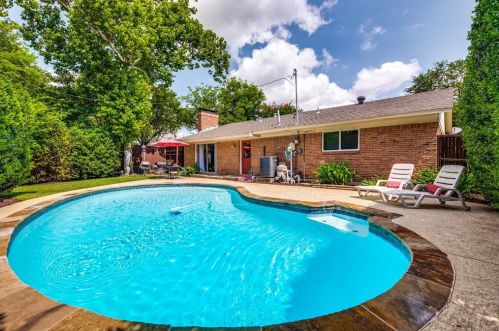 525 Salem Dr, Richardson TX  75080-3352 exterior