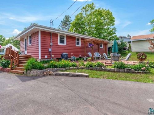815 Almac Dr, Duluth MN  55810-2744 exterior