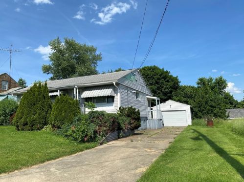239 Emerson Ave, Hermitage, PA 16121-1876