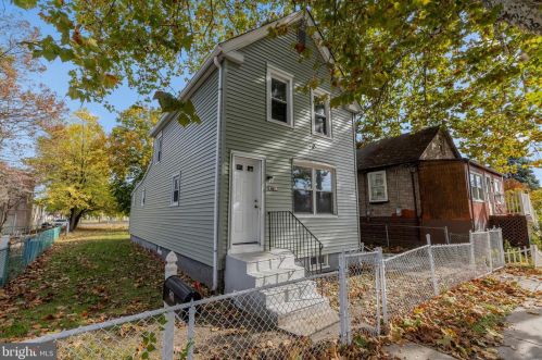 861 Powell St, Gloucester, NJ 08030-2111