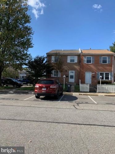 3468 Beale Ct, Woodbridge, VA 22193-1702