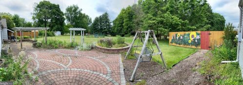 844 Maple Dr, Southampton PA 18966-4208 exterior