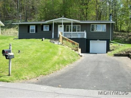 111 Barclay Rd, Split Rock, NY 13031-2001