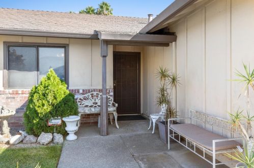 14822 Pueblo Dr, Manteca CA  95336-2550 exterior