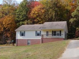 1143 Johnnie Bud Ln, Cookeville, TN 38501-9386