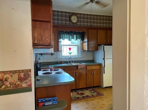 721 Monroe St, New Castle PA  16101-4546 exterior