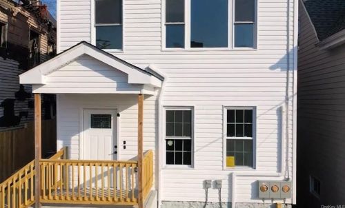 21 Terrace Ave, Mount Vernon NY  10550-1814 exterior