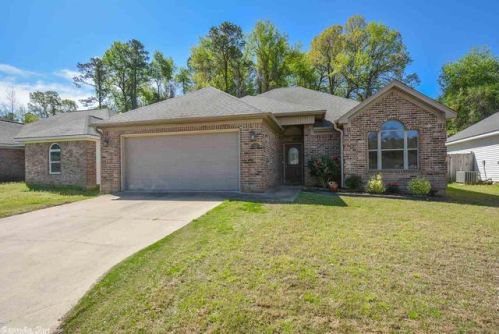 562 Wisteria Dr, Bauxite, AR 72011-8933
