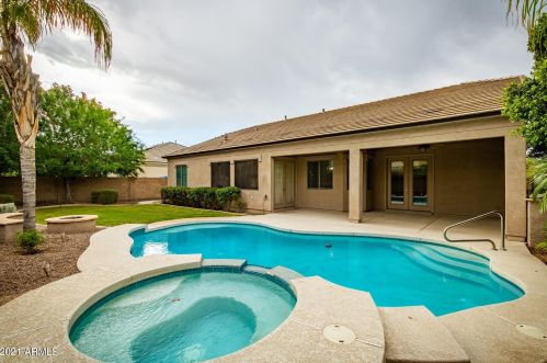 3097 Parkview Dr, Gilbert, AZ 85295-1447