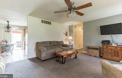 428 New Freedom Rd, Berlin Boro NJ  08009-9514 exterior