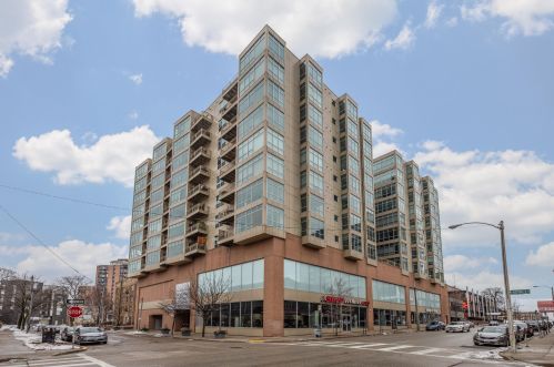 1550 Royall Pl, Milwaukee WI  53202-1808 exterior