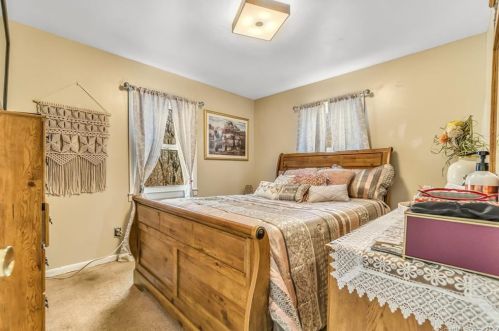 234 Pilgrim Pl, Bridgeport CT  06610-1340 exterior