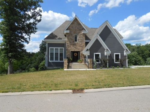 112 University Estates Blvd, Shade, OH 45701-2915