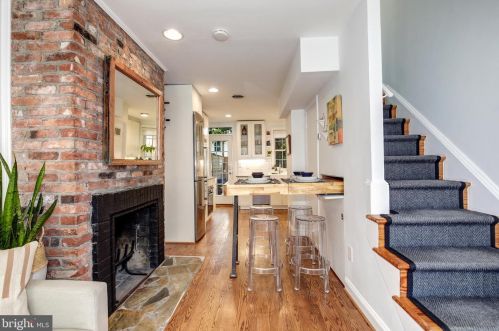 1 Gessford Ct, Washington DC 20003-1407 exterior