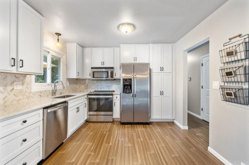 1327 14th Ave, West Bend, WI 53090-1742