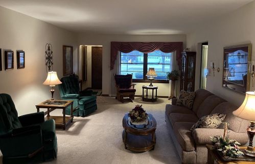 1462 Lakeshore Dr, Menasha WI  54952-1326 exterior