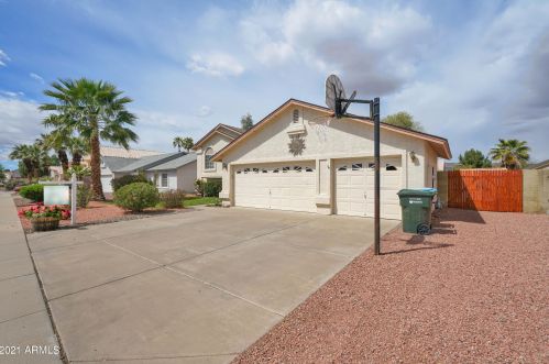 4142 Park View Ln, Glendale, AZ 85310-3217