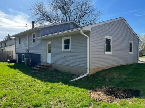 5038 Starker Ave, Madison WI  53716-1924 exterior