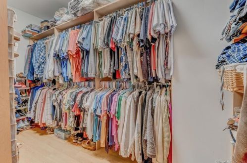 223 Castlewood Dr, Kensington CT  06037-2951 exterior