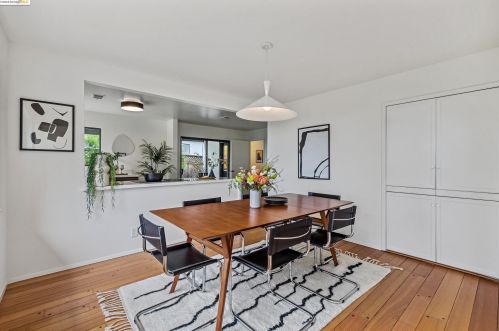 13050 Brookpark Rd, Oakland CA  94619-3504 exterior