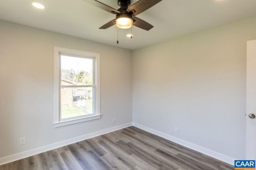 2514 Thomas Jefferson Pkwy, Bybee VA  22963-4808 exterior
