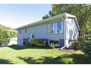902 Cole St, Hudson, WI 54016-1831