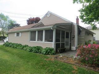 57 Main St, Garnerville, NY 10923-1318