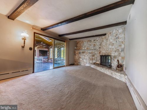 520 Lakeview Dr, Auburn NJ  08085-1248 exterior