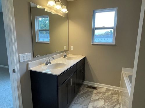1703 Canterbury Dr, Imperial PA  15126-9186 exterior
