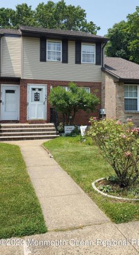 33 Kitty Ct, Bricktown, NJ 08724-7193