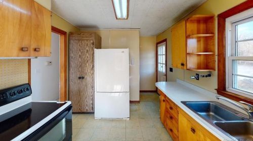 20 Stonington Rd, Norwich CT  06360-4818 exterior