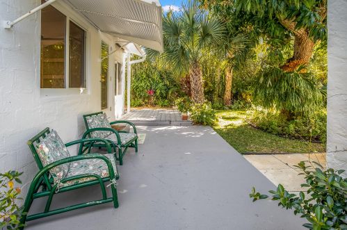 230 10th St, Delray Beach FL  33444-4048 exterior
