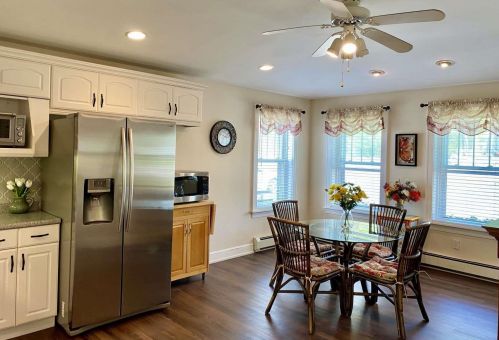 7 Harvey Rd, Londonderry NH  03053-7412 exterior