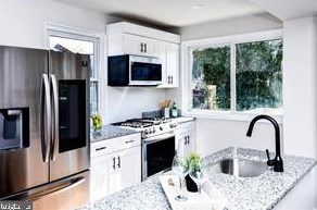 5365 Ames St, Washington, DC 20019-6660