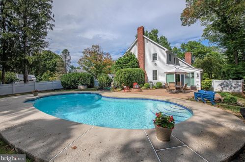 614 Westwind Dr, Berwyn PA  19312-1144 exterior