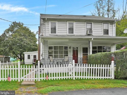 27 High Rd, Primrose, PA 17901-8939