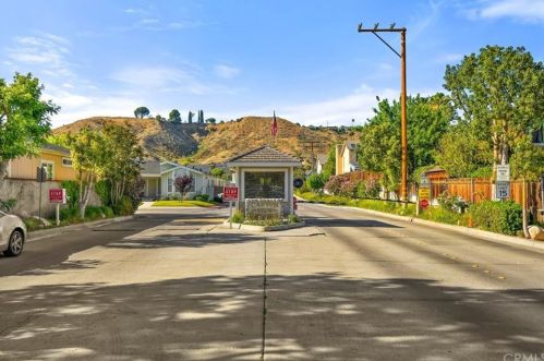 20016 Crestview Dr, Santa Clarita CA  91351-5752 exterior