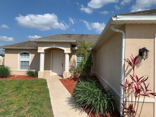 832 Champion Ave, Lehigh Acres, FL 33971-6529