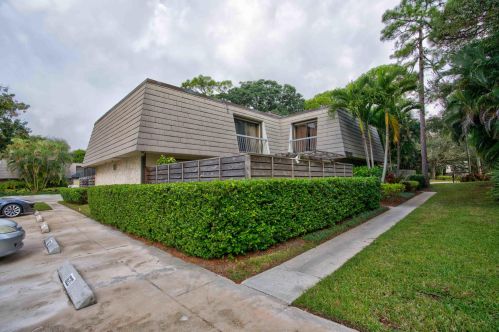 1620 16th Ter, West Palm Beach, FL 33418-3661