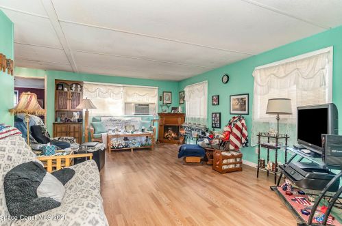 870 Cashew Cir, Sebastian, FL 32976-7800