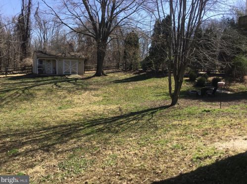 3533 Hopkins Dr, Wilmington DE  19808-2914 exterior
