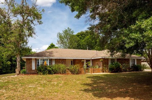 124 Oakley Ct, De Bary, FL 32713-4101