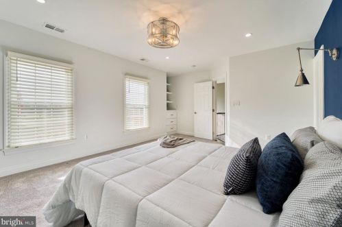 40280 Spectacular Bid Pl, Leesburg VA  20176-7173 exterior